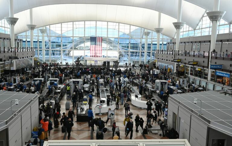 Zones fumeurs à l&rsquo;aéroport international de Denver : emplacements, règles et horaires à connaître